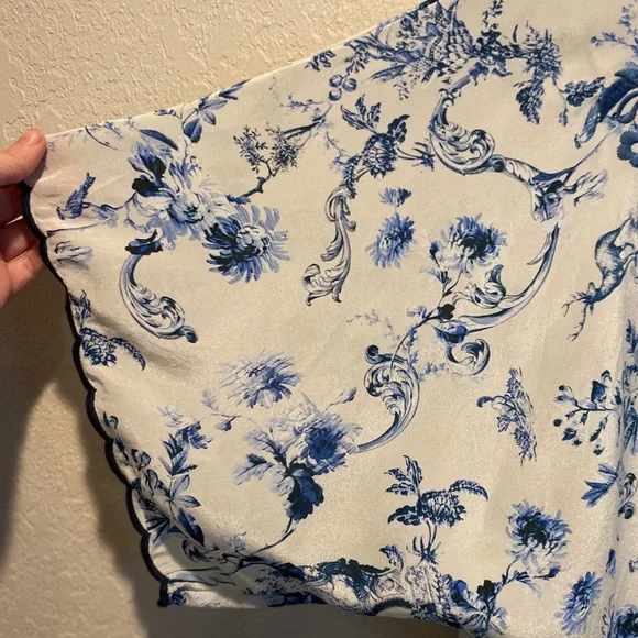 Rare Johnny was blue white embroidered 100% silk short sleeve blouse floral - Picture 3 of 10